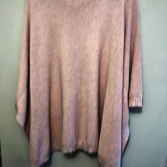 Lululemon Knit Poncho Excellent condition! With this mark down the price is firm - Picture 3 of 5